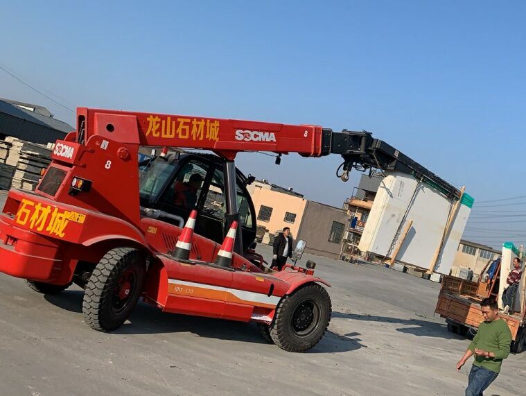 telescopic handler