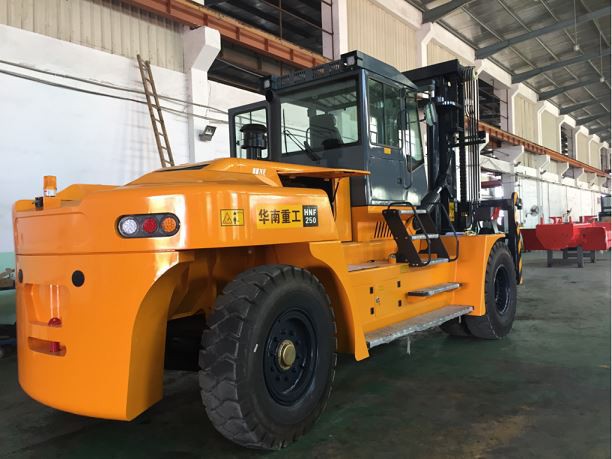 25t forklift finished assembling