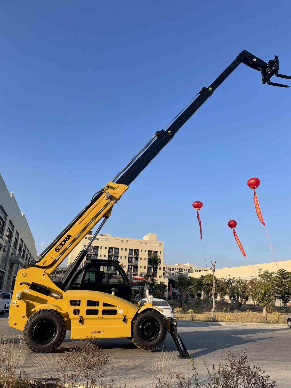 5ton 9.6M telehandler (1)