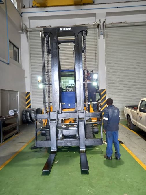 16 ton forklift 3
