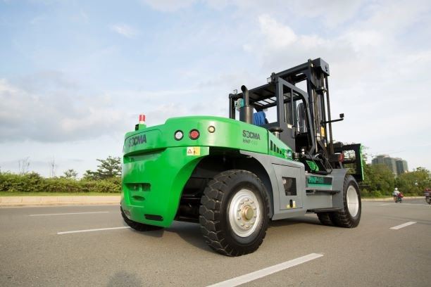 16 Ton Diesel Heavy Forklift Truck Color Green