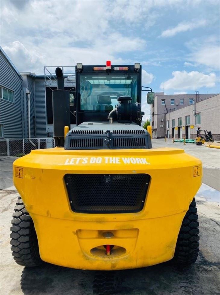 15 TON Forklift Compact Color Yellow