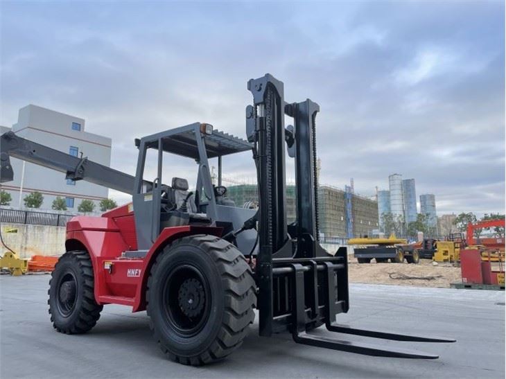 5 Ton Rough Terrain Forklift Socma Machine